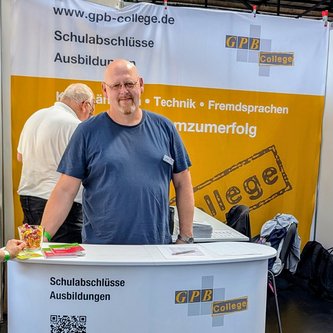 Beratungsteam am messestand auf der Vocatium 2025