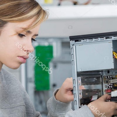 Auszubildende Assistentin Elektrotechnik